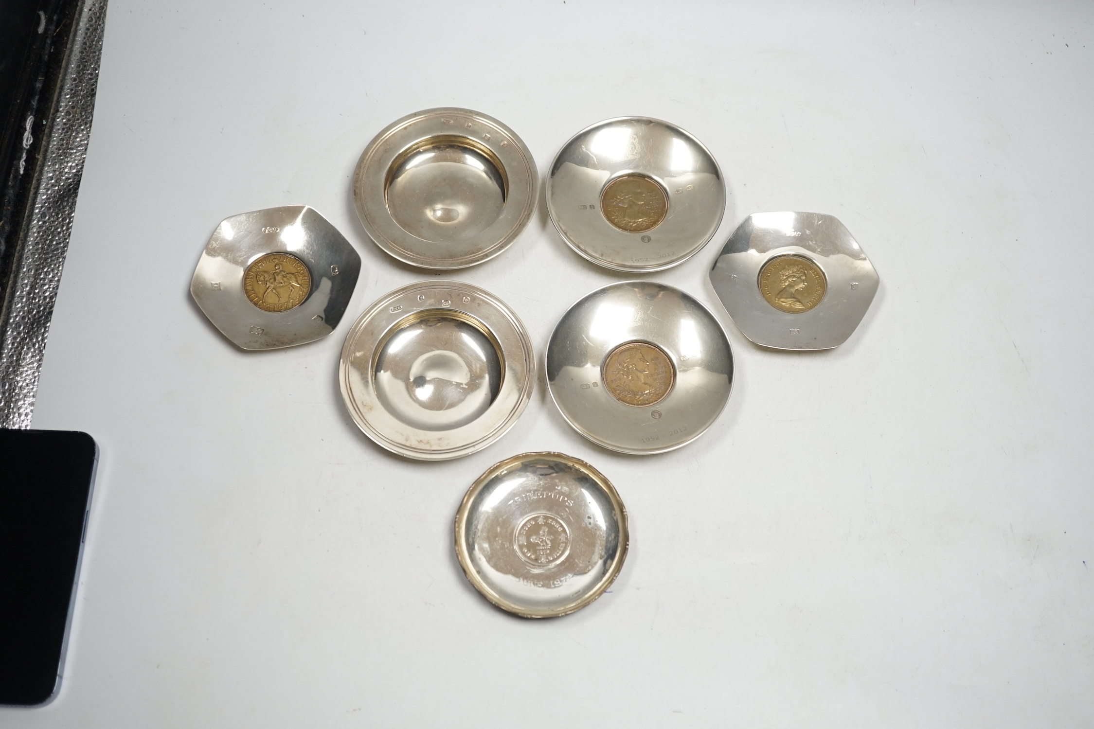 Three pairs of modern silver nut dishes, including armada dishes and commemorative, largest diameter 10.8cm, 18.7oz.